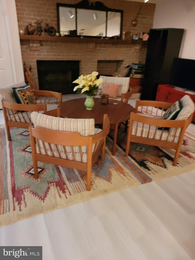 7520 AMESBURY CT, ALEXANDRIA, Virginia 22315, 3 Bedrooms Bedrooms, 8 Rooms Rooms,2 BathroomsBathrooms,Residential,For sale,7520 AMESBURY CT,VAFX2242404 MLS # VAFX2242404