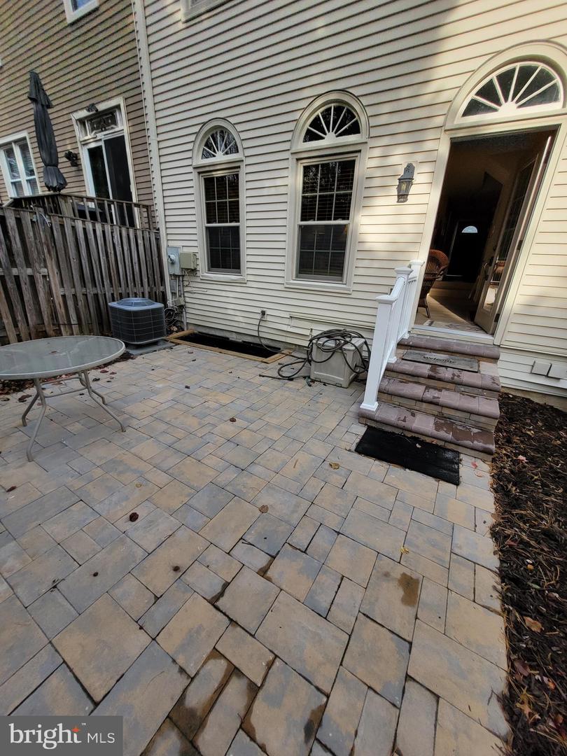 7520 AMESBURY CT, ALEXANDRIA, Virginia 22315, 3 Bedrooms Bedrooms, 8 Rooms Rooms,2 BathroomsBathrooms,Residential,For sale,7520 AMESBURY CT,VAFX2242404 MLS # VAFX2242404