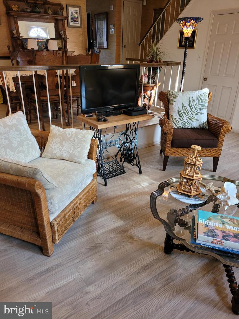 7520 AMESBURY CT, ALEXANDRIA, Virginia 22315, 3 Bedrooms Bedrooms, 8 Rooms Rooms,2 BathroomsBathrooms,Residential,For sale,7520 AMESBURY CT,VAFX2242404 MLS # VAFX2242404 7520 AMESBURY CT, ALEXANDRIA, Virginia 22315, 3 Bedrooms Bedrooms, 8 Rooms Rooms,2 BathroomsBathrooms,Residential,For sale,7520 AMESBURY CT,VAFX2242404 MLS # VAFX2242404