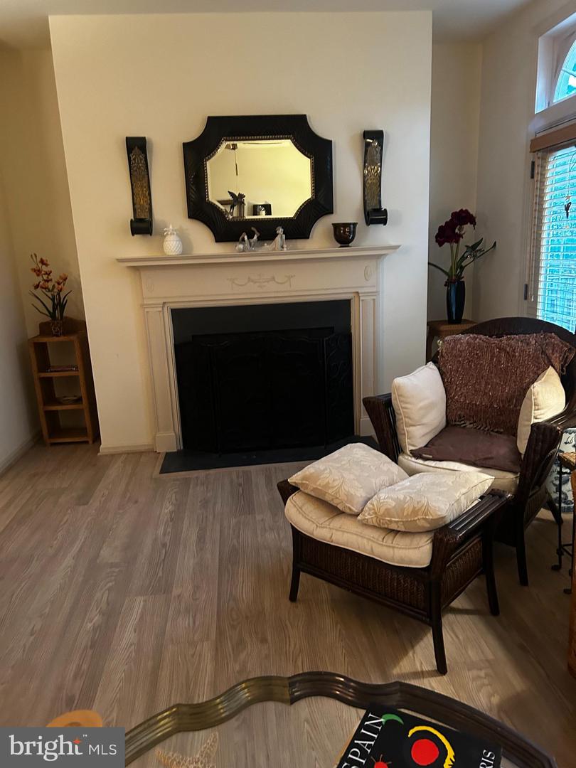 7520 AMESBURY CT, ALEXANDRIA, Virginia 22315, 3 Bedrooms Bedrooms, 8 Rooms Rooms,2 BathroomsBathrooms,Residential,For sale,7520 AMESBURY CT,VAFX2242404 MLS # VAFX2242404