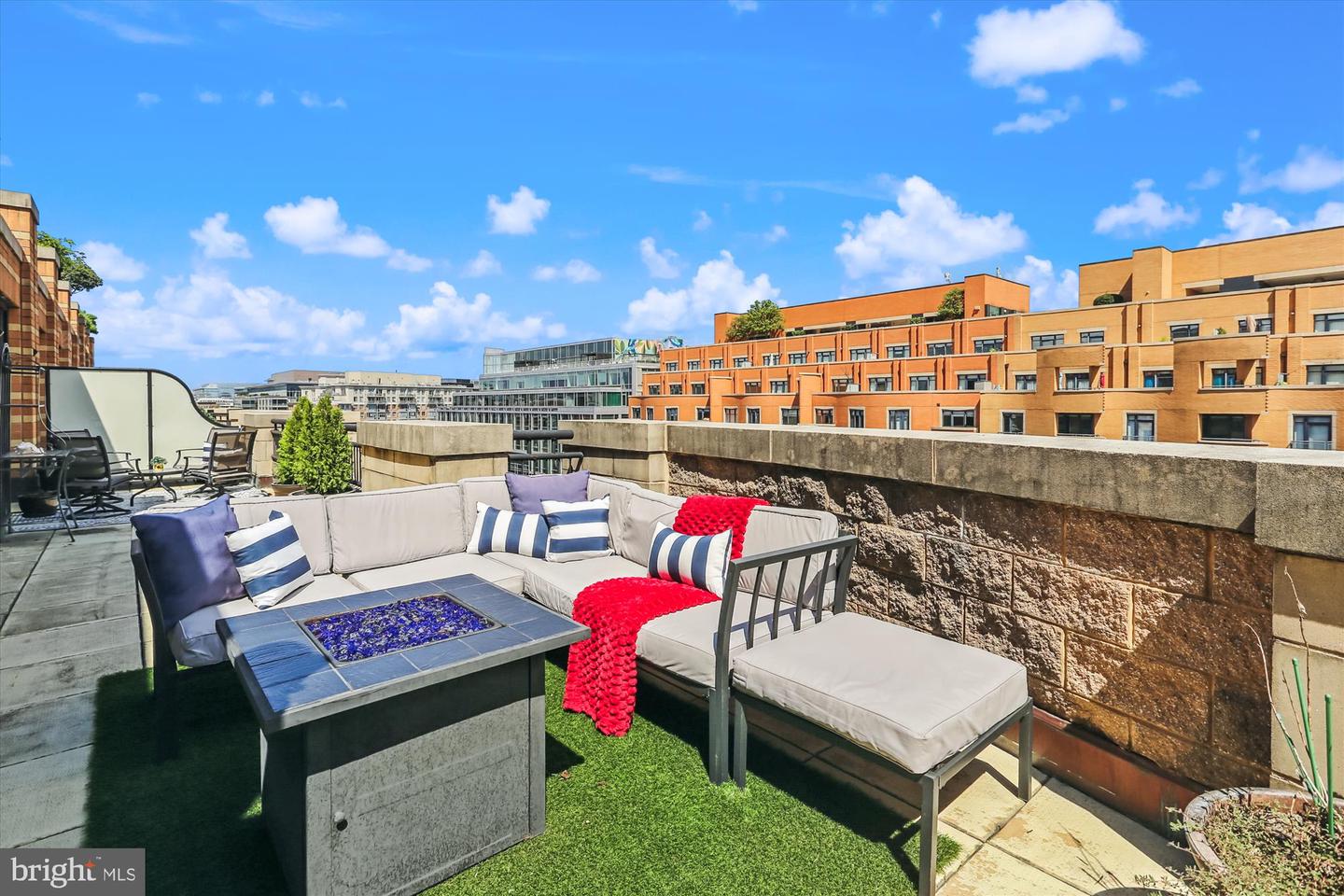 400 MASSACHUSETTS AVE NW #1214, WASHINGTON, District Of Columbia 20001, 2 Bedrooms Bedrooms, ,2 BathroomsBathrooms,Residential,For sale,400 MASSACHUSETTS AVE NW #1214,DCDC2216018 MLS # DCDC2216018