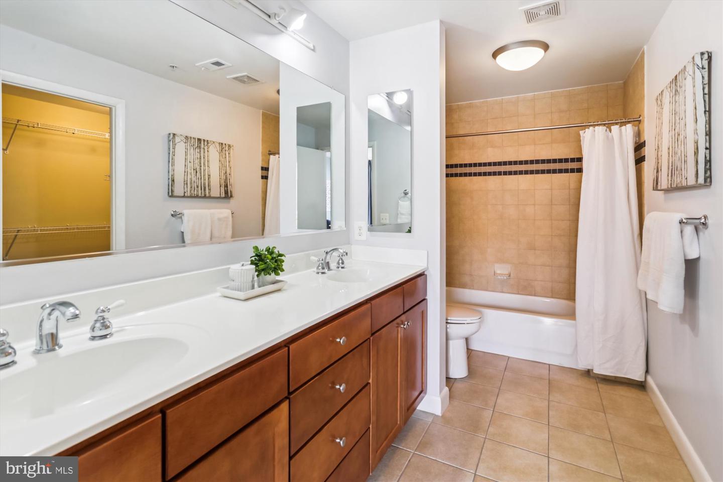 400 MASSACHUSETTS AVE NW #1214, WASHINGTON, District Of Columbia 20001, 2 Bedrooms Bedrooms, ,2 BathroomsBathrooms,Residential,For sale,400 MASSACHUSETTS AVE NW #1214,DCDC2216018 MLS # DCDC2216018