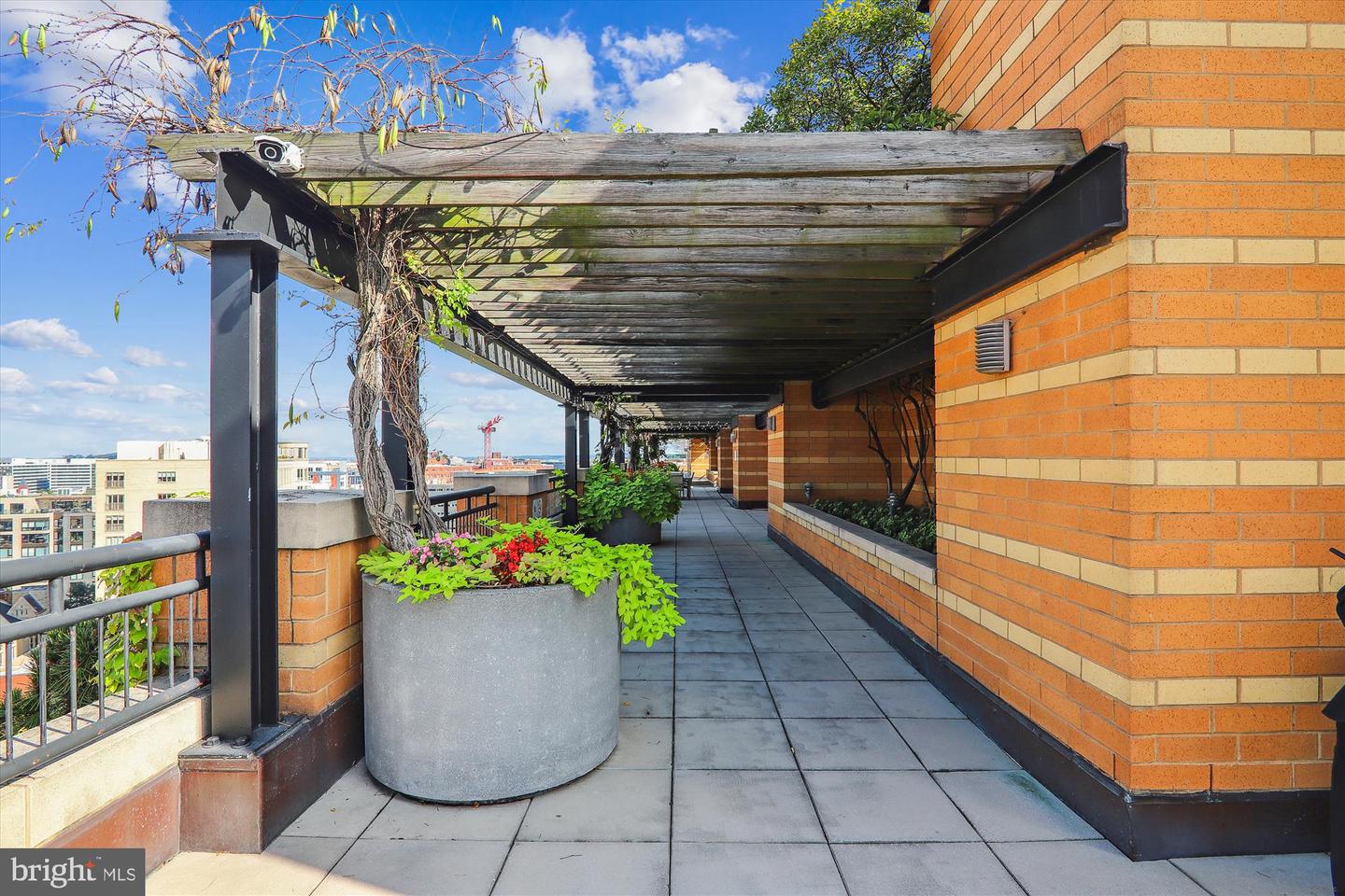 400 MASSACHUSETTS AVE NW #1214, WASHINGTON, District Of Columbia 20001, 2 Bedrooms Bedrooms, ,2 BathroomsBathrooms,Residential,For sale,400 MASSACHUSETTS AVE NW #1214,DCDC2216018 MLS # DCDC2216018