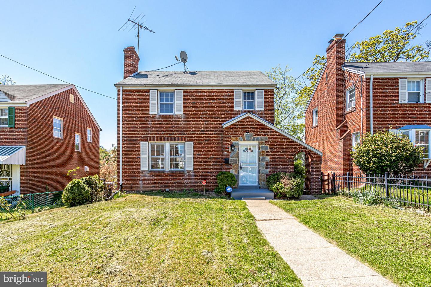 1807 41ST PL SE, WASHINGTON, District Of Columbia 20020, 5 Bedrooms Bedrooms, ,2 BathroomsBathrooms,Residential,For sale,1807 41ST PL SE,DCDC2220220 MLS # DCDC2220220