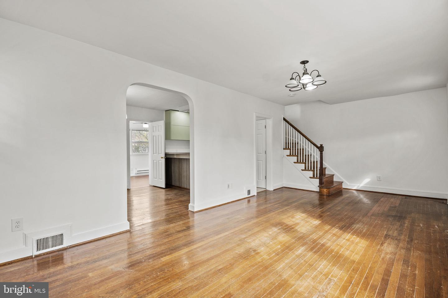 1807 41ST PL SE, WASHINGTON, District Of Columbia 20020, 5 Bedrooms Bedrooms, ,2 BathroomsBathrooms,Residential,For sale,1807 41ST PL SE,DCDC2220220 MLS # DCDC2220220