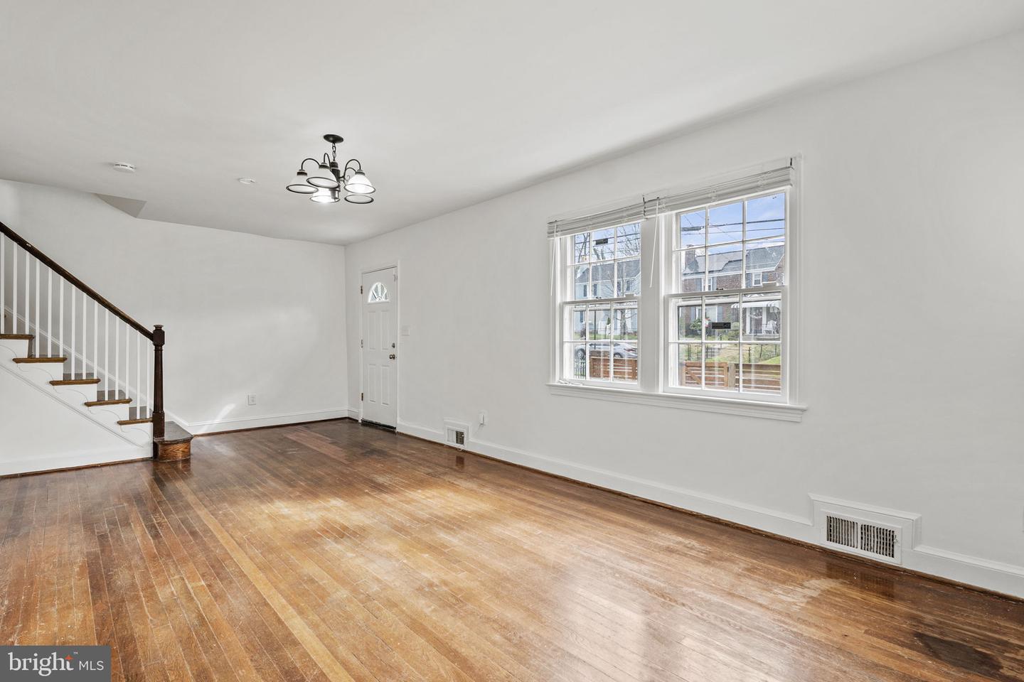 1807 41ST PL SE, WASHINGTON, District Of Columbia 20020, 5 Bedrooms Bedrooms, ,2 BathroomsBathrooms,Residential,For sale,1807 41ST PL SE,DCDC2220220 MLS # DCDC2220220