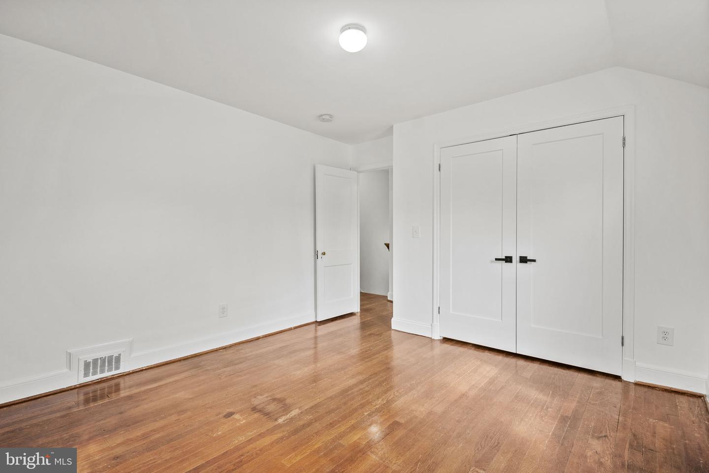 1807 41ST PL SE, WASHINGTON, District Of Columbia 20020, 5 Bedrooms Bedrooms, ,2 BathroomsBathrooms,Residential,For sale,1807 41ST PL SE,DCDC2220220 MLS # DCDC2220220