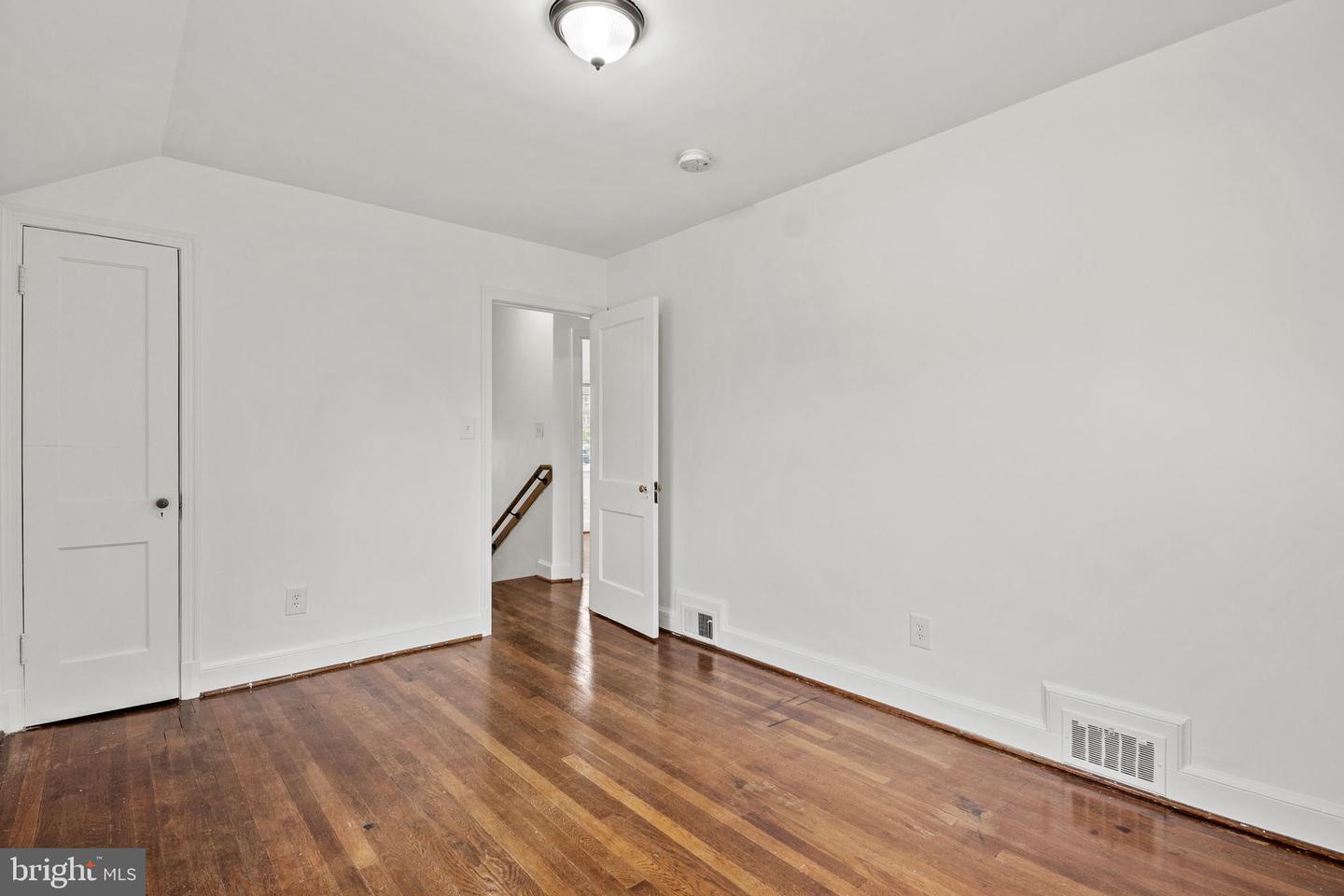 1807 41ST PL SE, WASHINGTON, District Of Columbia 20020, 5 Bedrooms Bedrooms, ,2 BathroomsBathrooms,Residential,For sale,1807 41ST PL SE,DCDC2220220 MLS # DCDC2220220