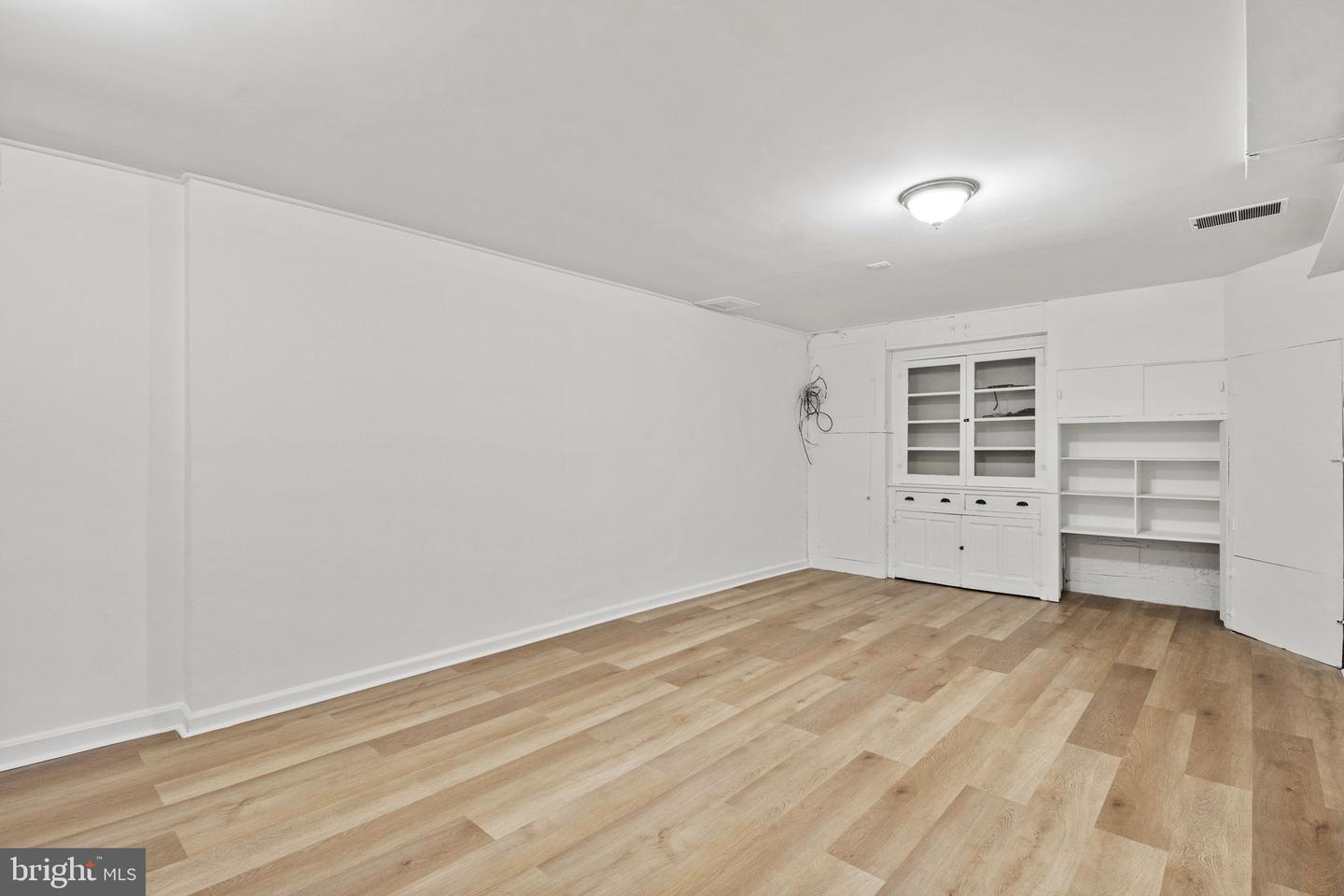 1807 41ST PL SE, WASHINGTON, District Of Columbia 20020, 5 Bedrooms Bedrooms, ,2 BathroomsBathrooms,Residential,For sale,1807 41ST PL SE,DCDC2220220 MLS # DCDC2220220