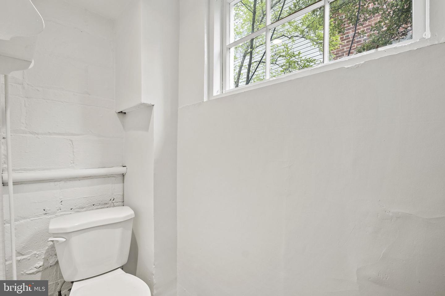 1807 41ST PL SE, WASHINGTON, District Of Columbia 20020, 5 Bedrooms Bedrooms, ,2 BathroomsBathrooms,Residential,For sale,1807 41ST PL SE,DCDC2220220 MLS # DCDC2220220