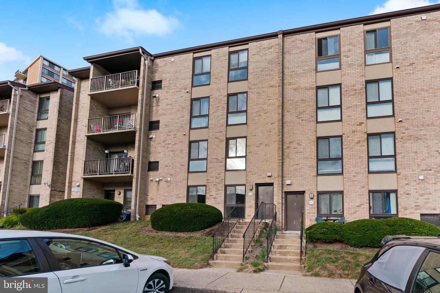 6155 EDSALL RD. RD #B, ALEXANDRIA, Virginia 22304, 2 Bedrooms Bedrooms, 3 Rooms Rooms,1 BathroomBathrooms,Residential,For sale,6155 EDSALL RD. RD #B,VAAX2049520 MLS # VAAX2049520