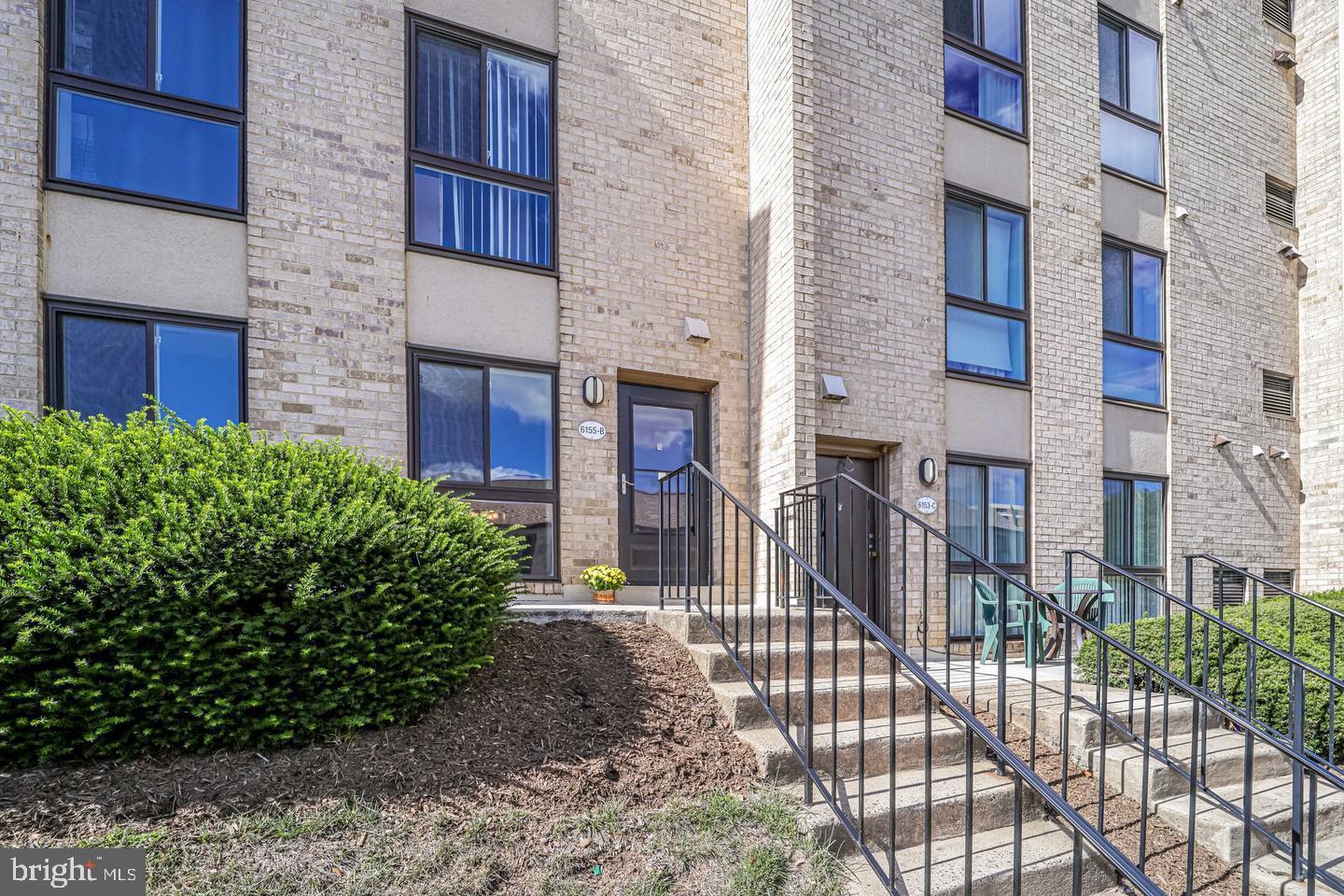 6155 EDSALL RD. RD #B, ALEXANDRIA, Virginia 22304, 2 Bedrooms Bedrooms, 3 Rooms Rooms,1 BathroomBathrooms,Residential,For sale,6155 EDSALL RD. RD #B,VAAX2049520 MLS # VAAX2049520