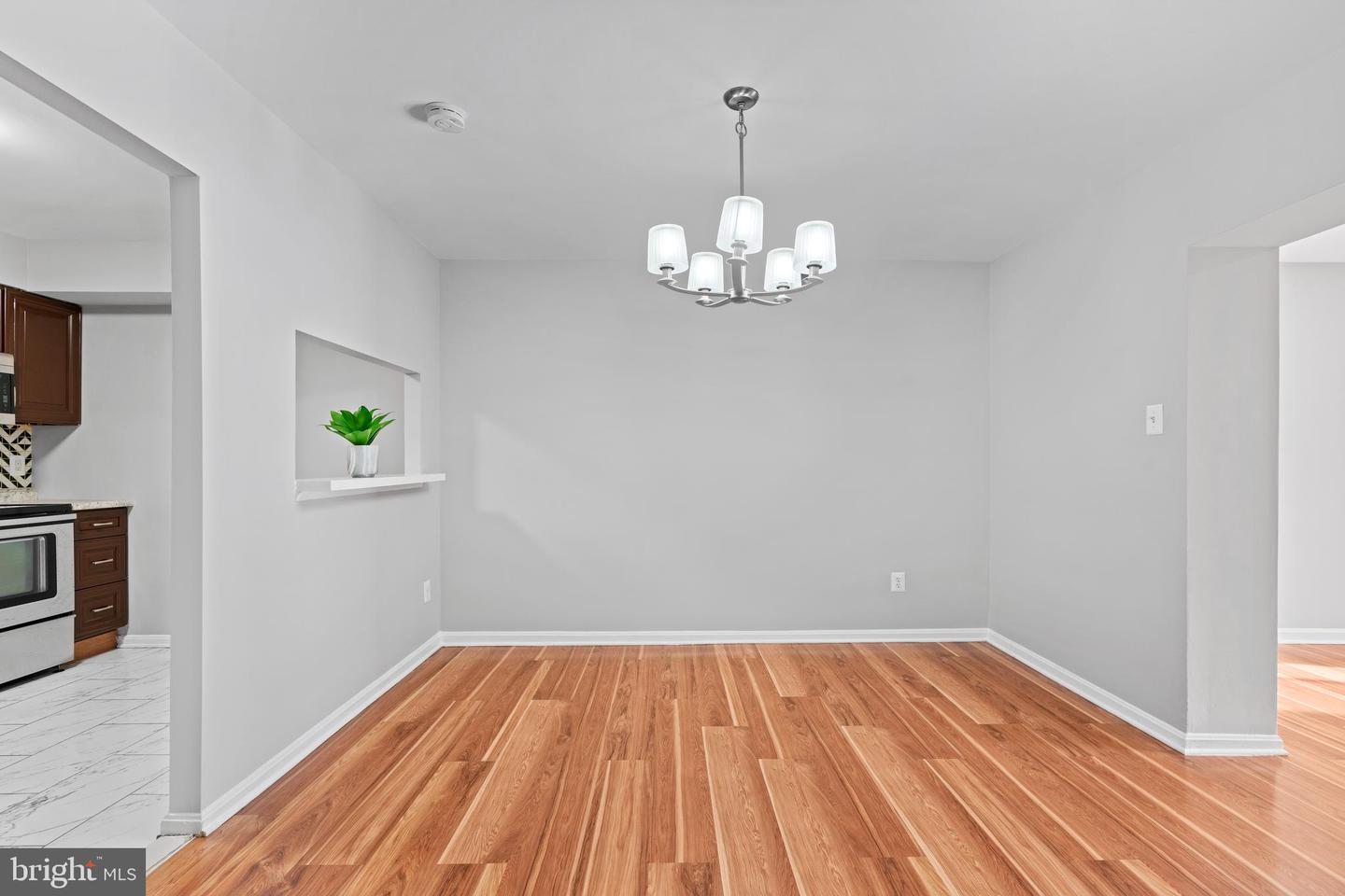 6155 EDSALL RD. RD #B, ALEXANDRIA, Virginia 22304, 2 Bedrooms Bedrooms, 3 Rooms Rooms,1 BathroomBathrooms,Residential,For sale,6155 EDSALL RD. RD #B,VAAX2049520 MLS # VAAX2049520