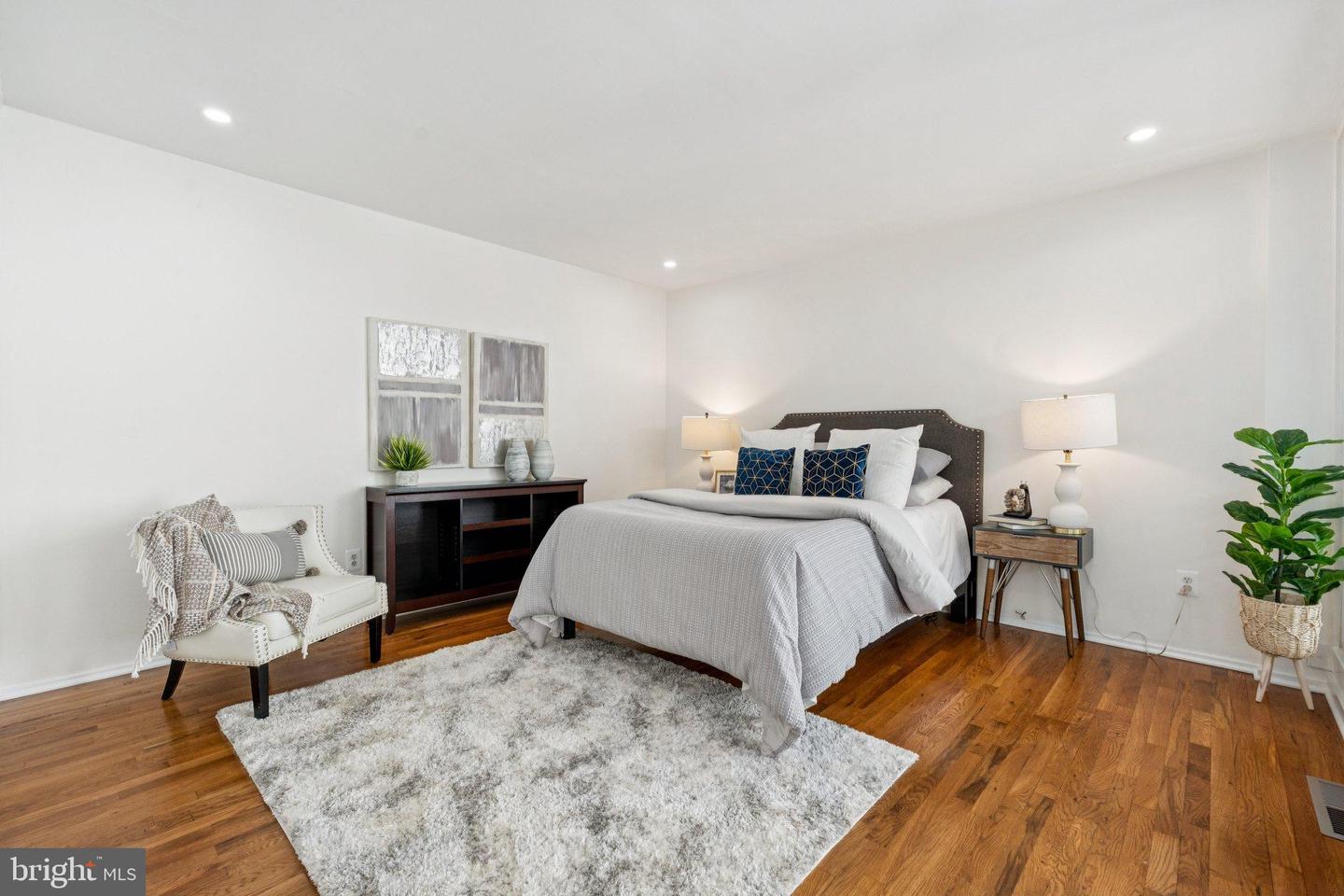 11540 HICKORY CLUSTER, RESTON, Virginia 20190, 2 Bedrooms Bedrooms, ,1 BathroomBathrooms,Residential,For sale,11540 HICKORY CLUSTER,VAFX2270394 MLS # VAFX2270394