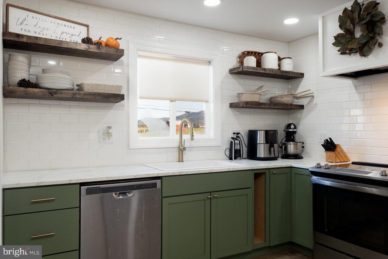 2290 NEWTOWN RD, ELKTON, Virginia 22827, 3 Bedrooms Bedrooms, ,1 BathroomBathrooms,Residential,For sale,2290 NEWTOWN RD,VARO2002658 MLS # VARO2002658 2290 NEWTOWN RD, ELKTON, Virginia 22827, 3 Bedrooms Bedrooms, ,1 BathroomBathrooms,Residential,For sale,2290 NEWTOWN RD,VARO2002658 MLS # VARO2002658