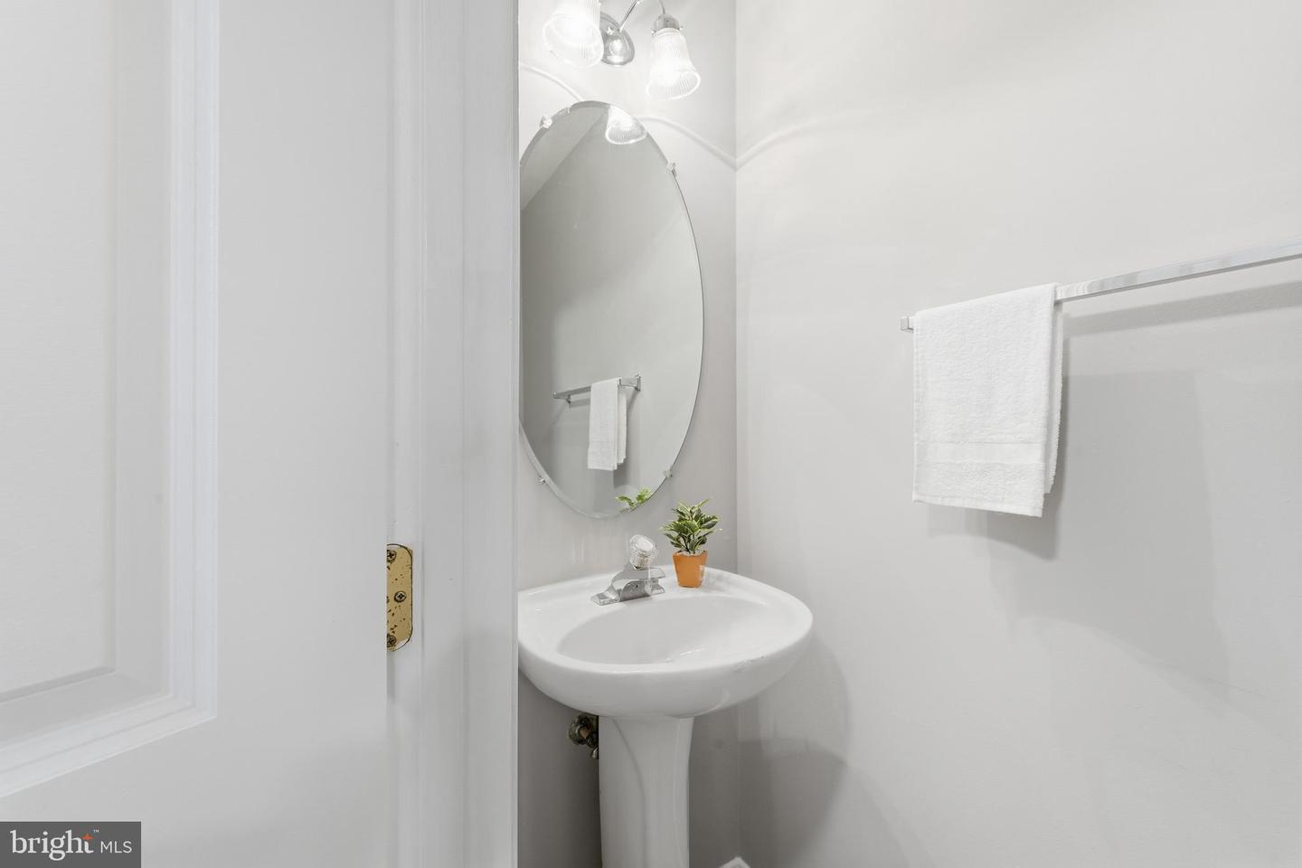 1907 TREMONT ST SE, WASHINGTON, District Of Columbia 20020, 3 Bedrooms Bedrooms, ,2 BathroomsBathrooms,Residential,For sale,1907 TREMONT ST SE,DCDC2228482 MLS # DCDC2228482