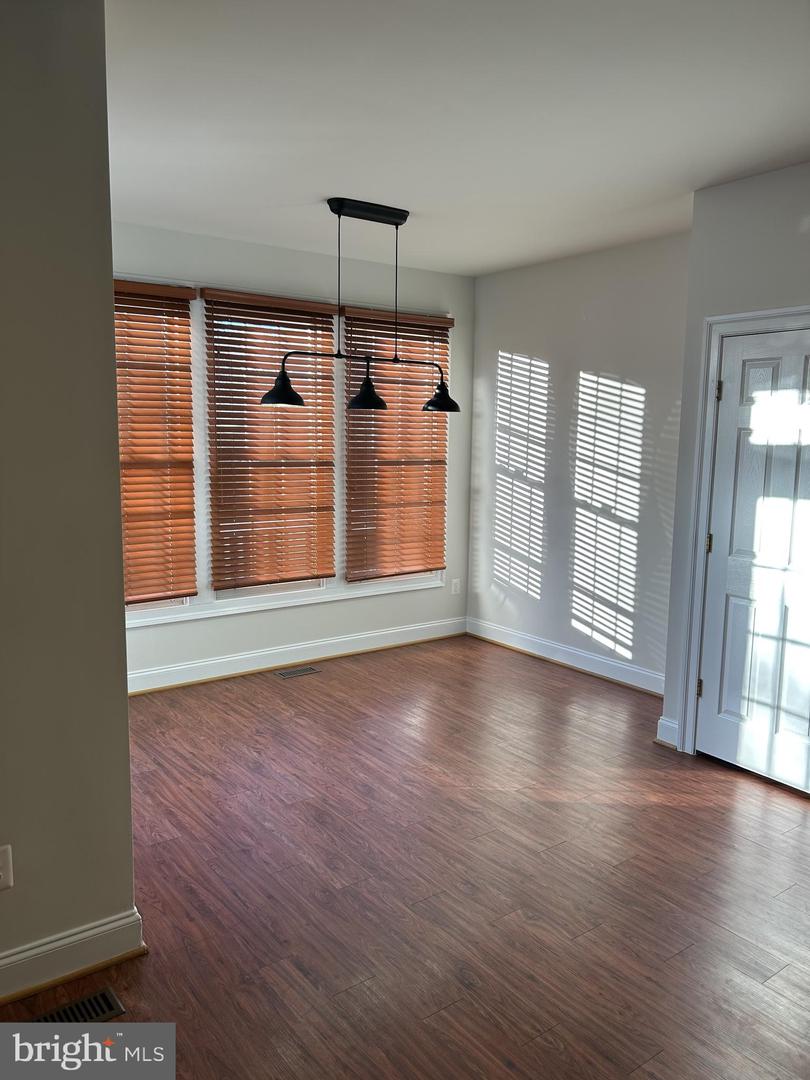 6872 WITTON CIR, GAINESVILLE, Virginia 20155, 3 Bedrooms Bedrooms, ,2 BathroomsBathrooms,Residential,For sale,6872 WITTON CIR,VAPW2107222 MLS # VAPW2107222 6872 WITTON CIR, GAINESVILLE, Virginia 20155, 3 Bedrooms Bedrooms, ,2 BathroomsBathrooms,Residential,For sale,6872 WITTON CIR,VAPW2107222 MLS # VAPW2107222