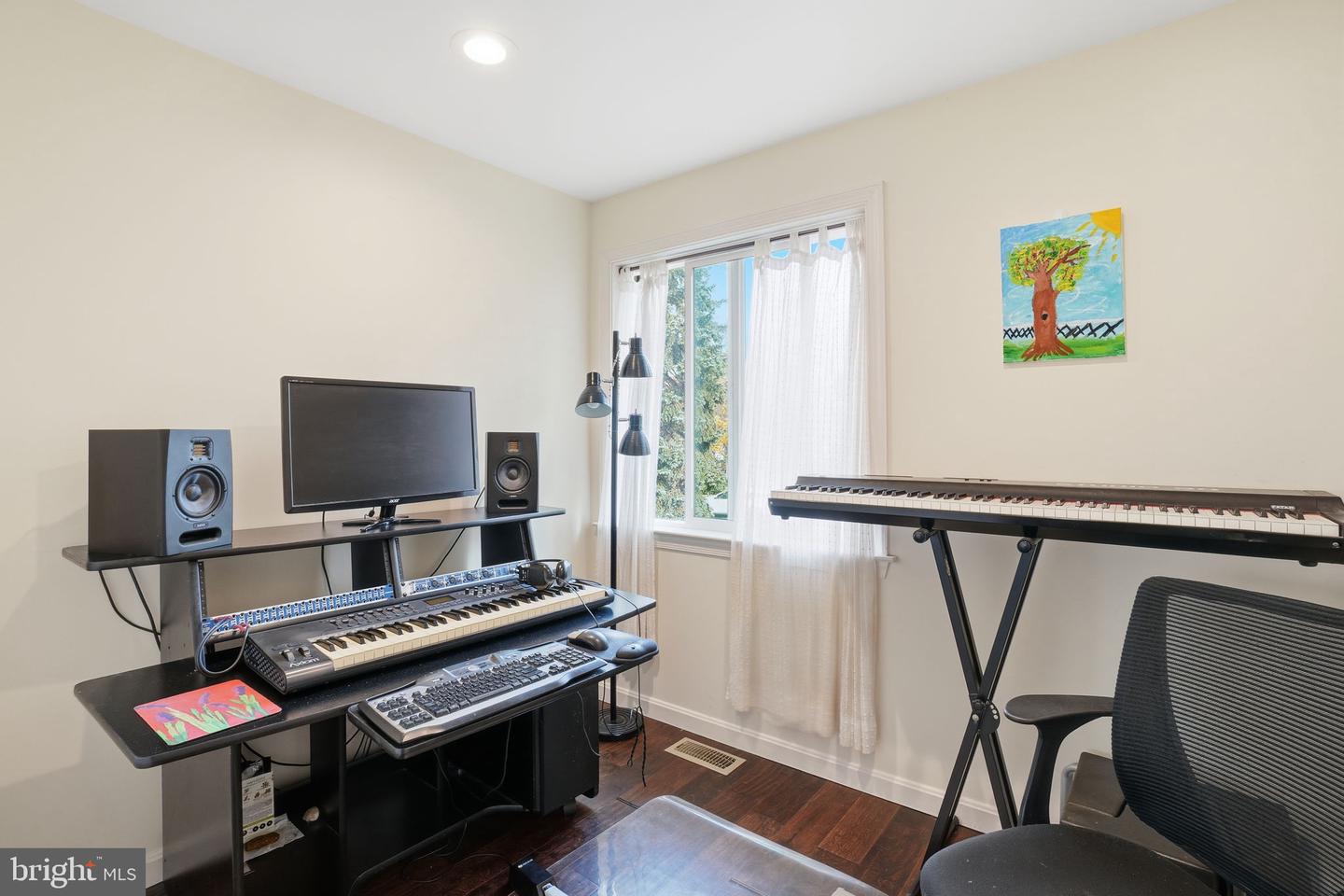 1111 BICKSLER DR, HERNDON, Virginia 20170, 4 Bedrooms Bedrooms, ,3 BathroomsBathrooms,Residential,For sale,1111 BICKSLER DR,VAFX2278026 MLS # VAFX2278026