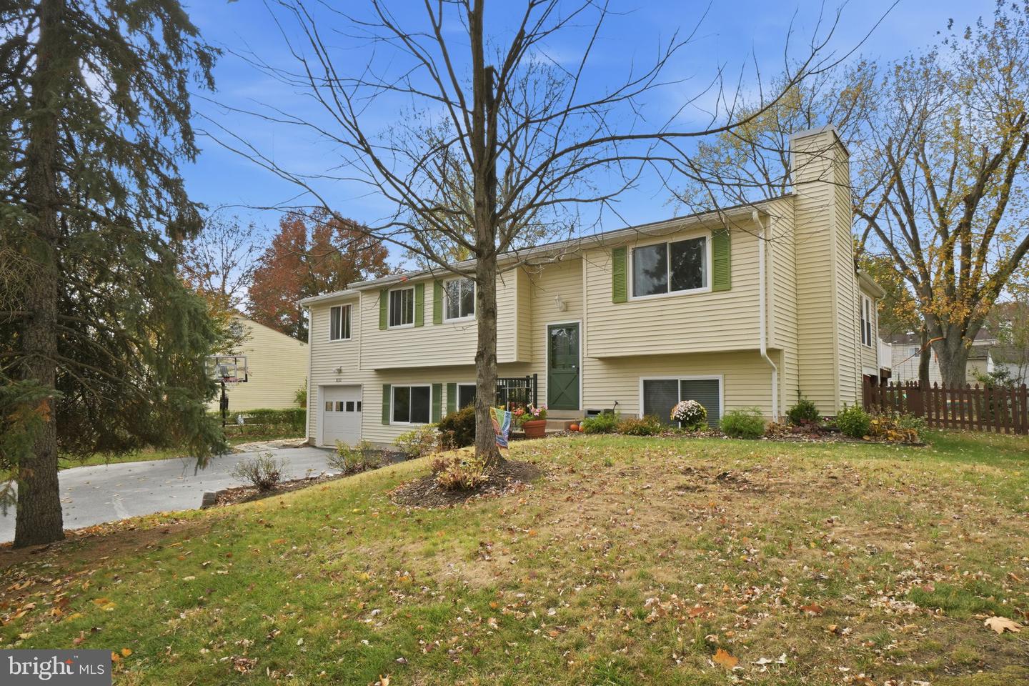 1111 BICKSLER DR, HERNDON, Virginia 20170, 4 Bedrooms Bedrooms, ,3 BathroomsBathrooms,Residential,For sale,1111 BICKSLER DR,VAFX2278026 MLS # VAFX2278026