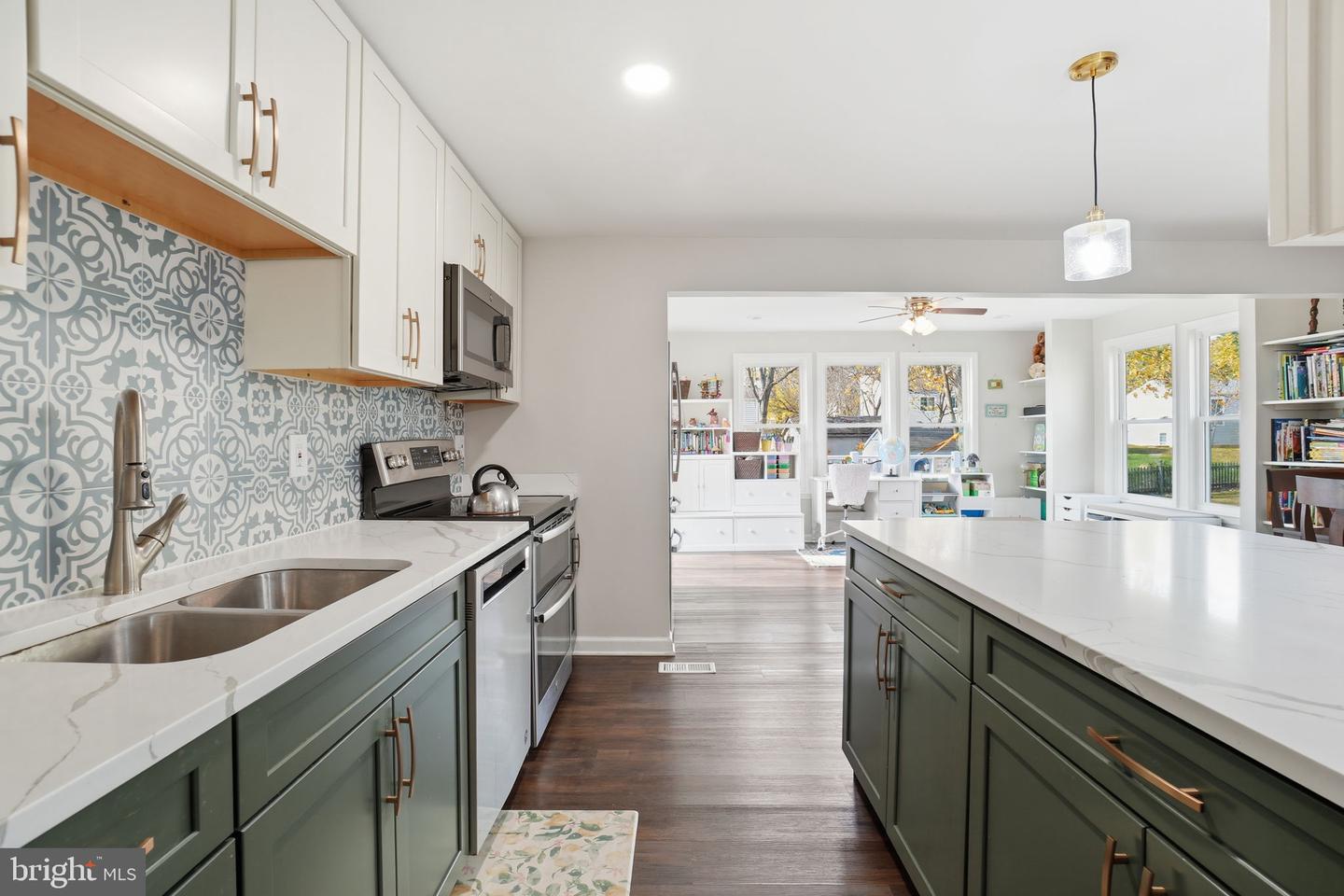 1111 BICKSLER DR, HERNDON, Virginia 20170, 4 Bedrooms Bedrooms, ,3 BathroomsBathrooms,Residential,For sale,1111 BICKSLER DR,VAFX2278026 MLS # VAFX2278026