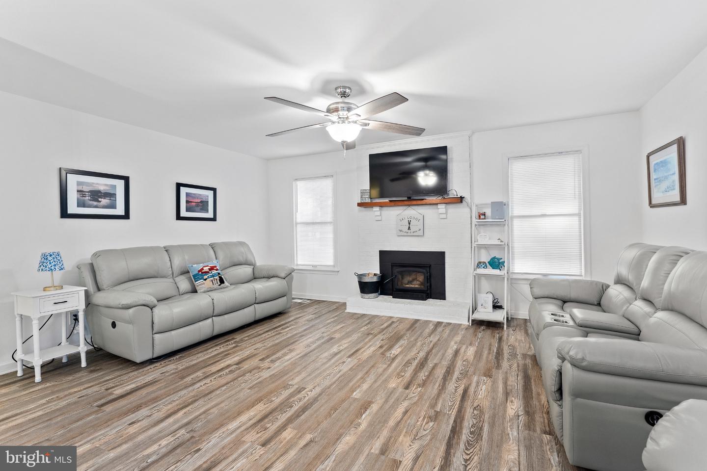 387 N SHORE CIR, NORTH, Virginia 23128, 3 Bedrooms Bedrooms, 7 Rooms Rooms,2 BathroomsBathrooms,Residential,For sale,387 N SHORE CIR,VAMH2000112 MLS # VAMH2000112 387 N SHORE CIR, NORTH, Virginia 23128, 3 Bedrooms Bedrooms, 7 Rooms Rooms,2 BathroomsBathrooms,Residential,For sale,387 N SHORE CIR,VAMH2000112 MLS # VAMH2000112