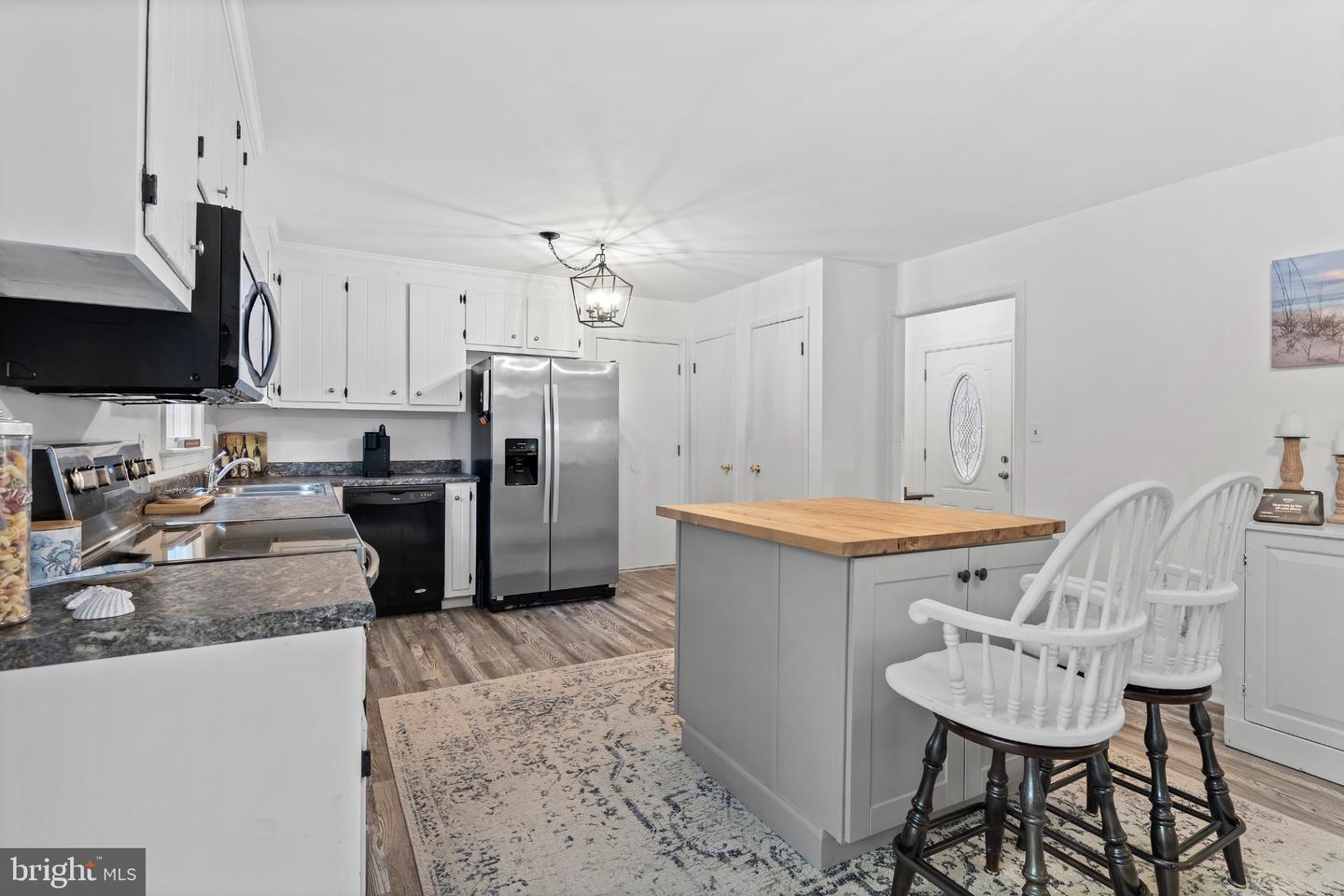 387 N SHORE CIR, NORTH, Virginia 23128, 3 Bedrooms Bedrooms, 7 Rooms Rooms,2 BathroomsBathrooms,Residential,For sale,387 N SHORE CIR,VAMH2000112 MLS # VAMH2000112 387 N SHORE CIR, NORTH, Virginia 23128, 3 Bedrooms Bedrooms, 7 Rooms Rooms,2 BathroomsBathrooms,Residential,For sale,387 N SHORE CIR,VAMH2000112 MLS # VAMH2000112