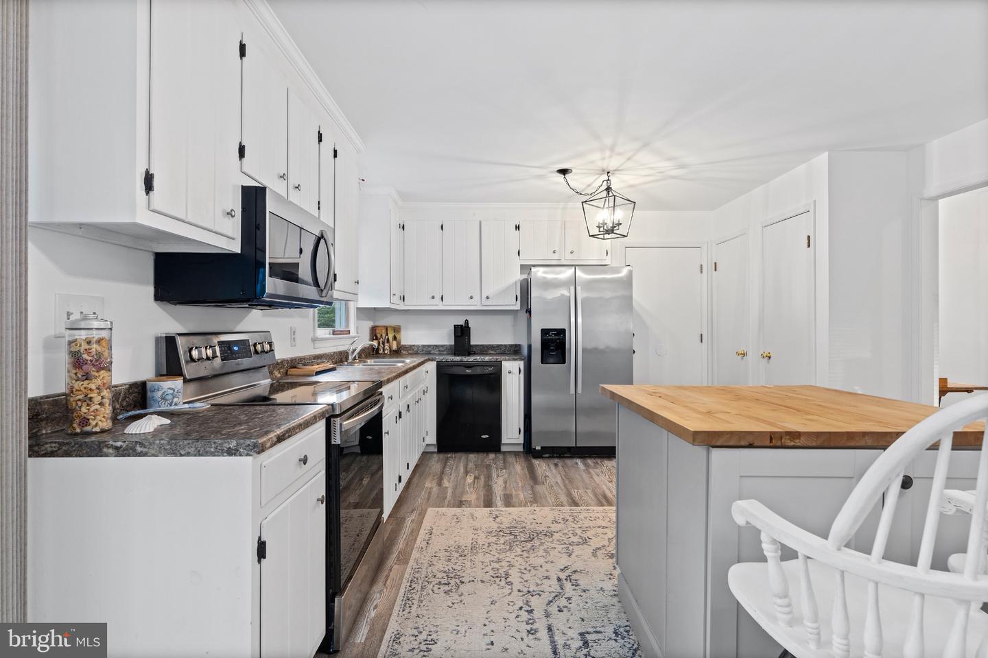 387 N SHORE CIR, NORTH, Virginia 23128, 3 Bedrooms Bedrooms, 7 Rooms Rooms,2 BathroomsBathrooms,Residential,For sale,387 N SHORE CIR,VAMH2000112 MLS # VAMH2000112 387 N SHORE CIR, NORTH, Virginia 23128, 3 Bedrooms Bedrooms, 7 Rooms Rooms,2 BathroomsBathrooms,Residential,For sale,387 N SHORE CIR,VAMH2000112 MLS # VAMH2000112