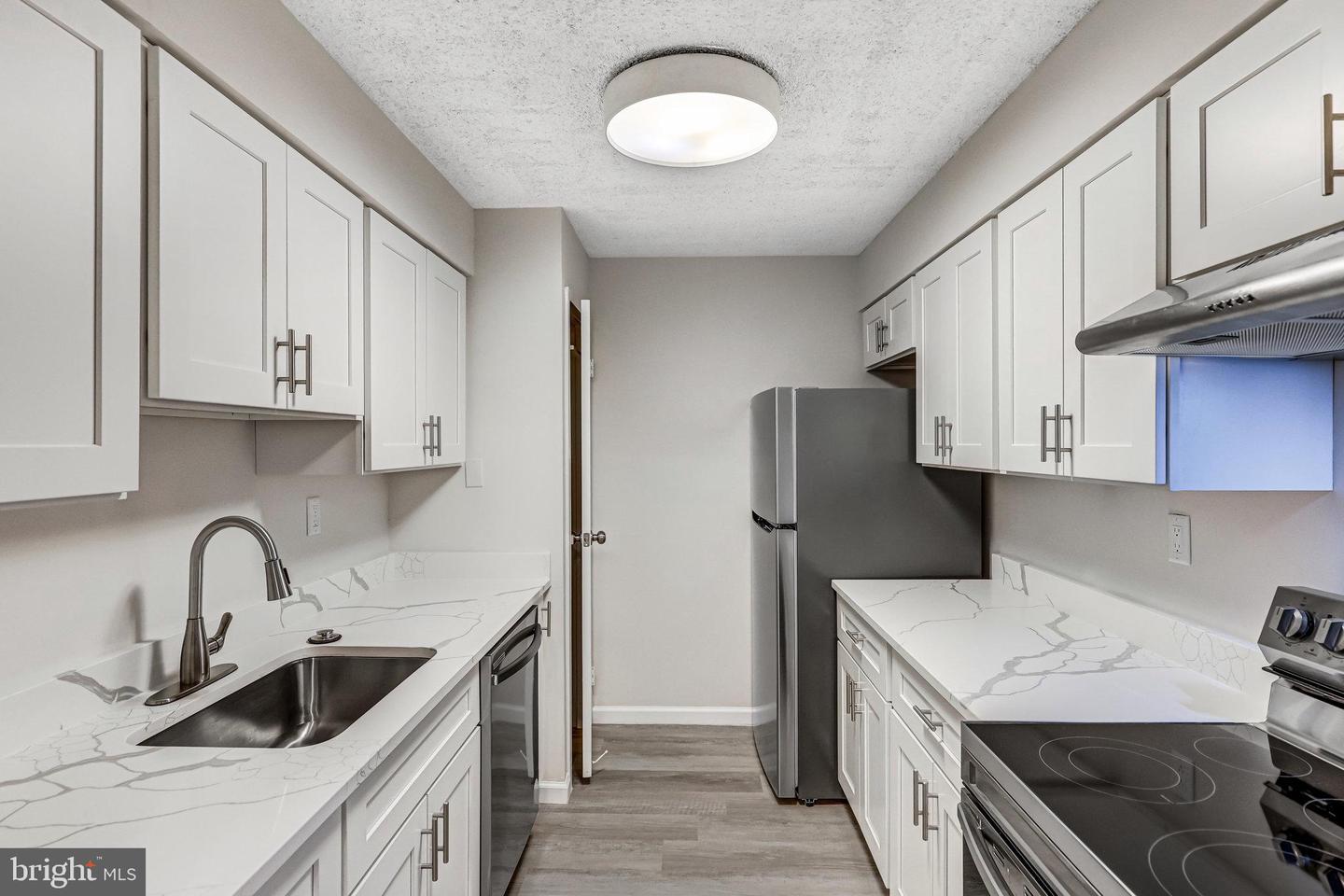 5300 HOLMES RUN PKWY #212, ALEXANDRIA, Virginia 22304, 1 Bedroom Bedrooms, ,1 BathroomBathrooms,Residential,For sale,5300 HOLMES RUN PKWY #212,VAAX2051594 MLS # VAAX2051594