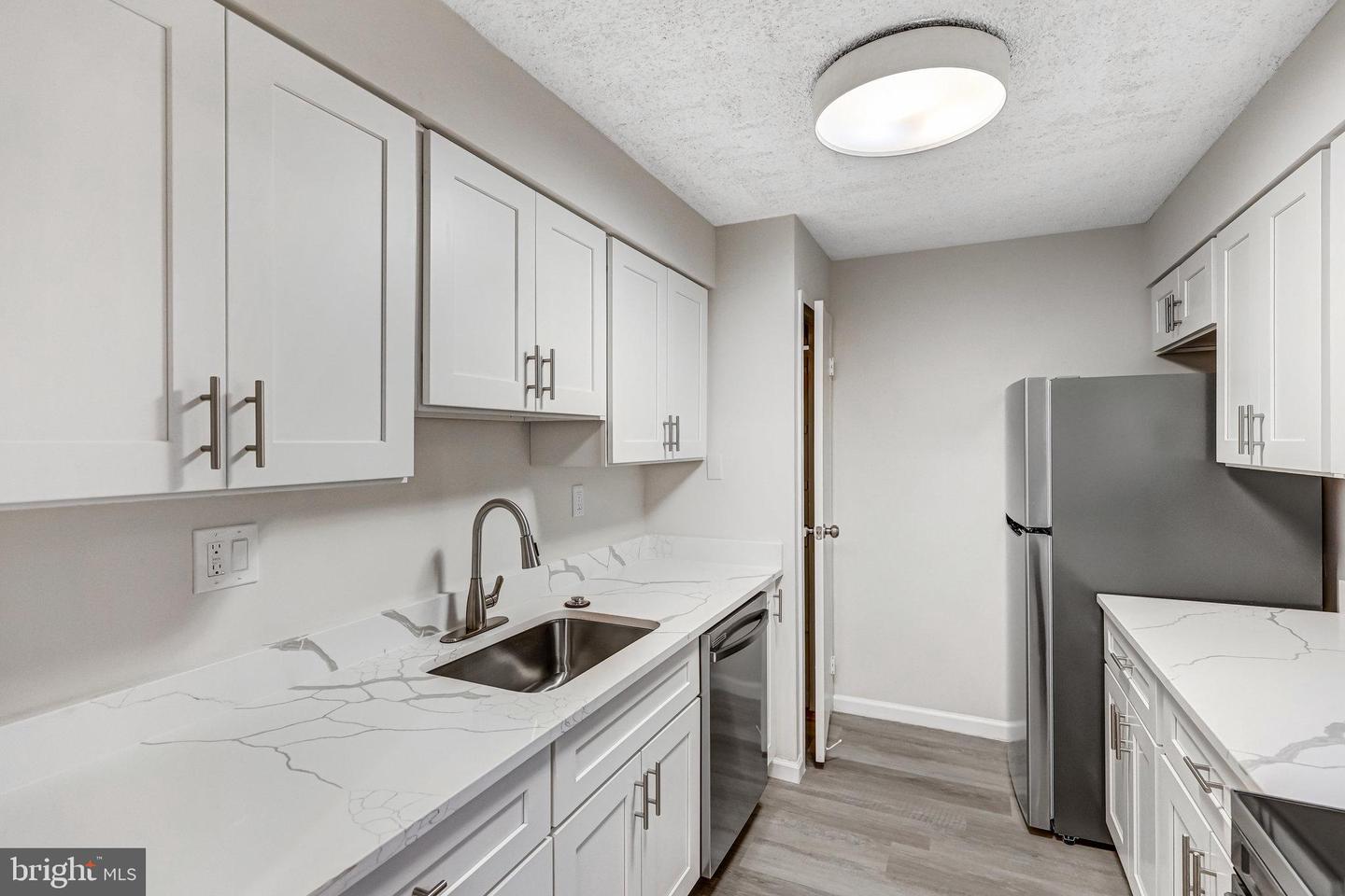 5300 HOLMES RUN PKWY #212, ALEXANDRIA, Virginia 22304, 1 Bedroom Bedrooms, ,1 BathroomBathrooms,Residential,For sale,5300 HOLMES RUN PKWY #212,VAAX2051594 MLS # VAAX2051594