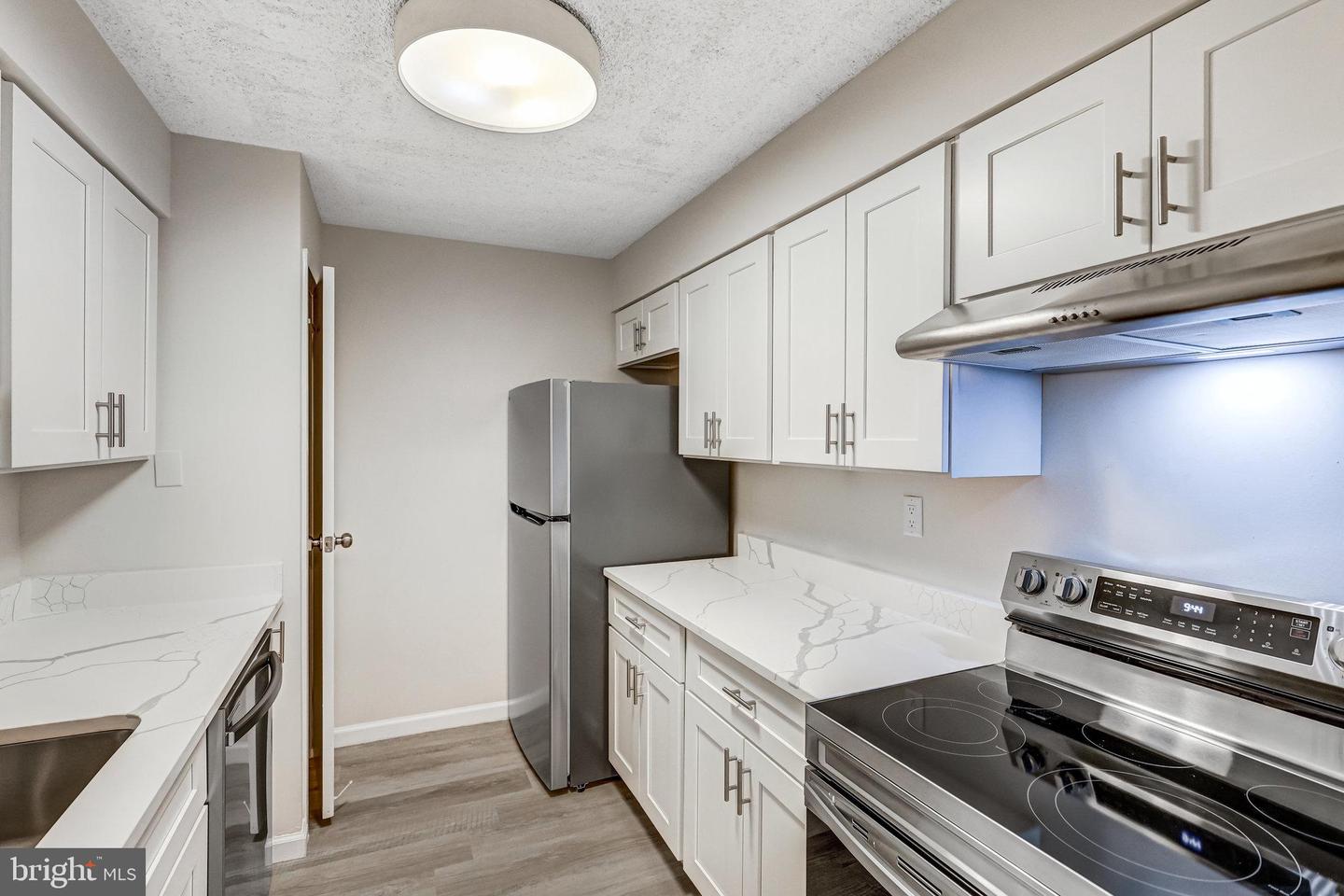 5300 HOLMES RUN PKWY #212, ALEXANDRIA, Virginia 22304, 1 Bedroom Bedrooms, ,1 BathroomBathrooms,Residential,For sale,5300 HOLMES RUN PKWY #212,VAAX2051594 MLS # VAAX2051594