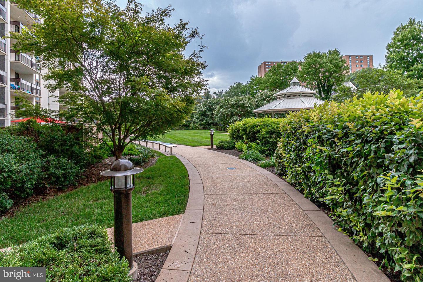 5300 HOLMES RUN PKWY #212, ALEXANDRIA, Virginia 22304, 1 Bedroom Bedrooms, ,1 BathroomBathrooms,Residential,For sale,5300 HOLMES RUN PKWY #212,VAAX2051594 MLS # VAAX2051594