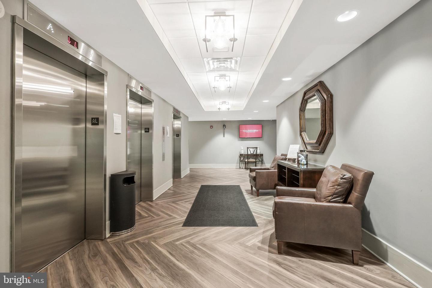 5300 HOLMES RUN PKWY #212, ALEXANDRIA, Virginia 22304, 1 Bedroom Bedrooms, ,1 BathroomBathrooms,Residential,For sale,5300 HOLMES RUN PKWY #212,VAAX2051594 MLS # VAAX2051594