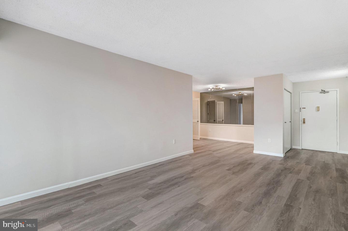 5300 HOLMES RUN PKWY #212, ALEXANDRIA, Virginia 22304, 1 Bedroom Bedrooms, ,1 BathroomBathrooms,Residential,For sale,5300 HOLMES RUN PKWY #212,VAAX2051594 MLS # VAAX2051594