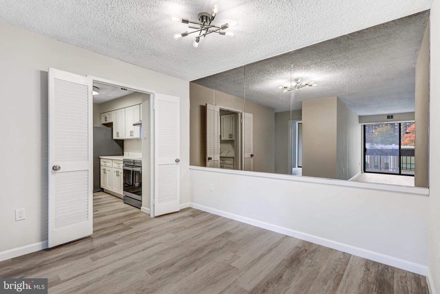 5300 HOLMES RUN PKWY #212, ALEXANDRIA, Virginia 22304, 1 Bedroom Bedrooms, ,1 BathroomBathrooms,Residential,For sale,5300 HOLMES RUN PKWY #212,VAAX2051594 MLS # VAAX2051594