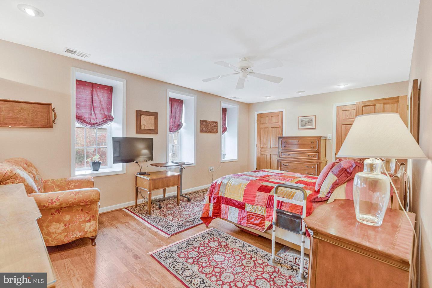 6628 MCLEAN CT, MCLEAN, Virginia 22101, 4 Bedrooms Bedrooms, ,3 BathroomsBathrooms,Residential,For sale,6628 MCLEAN CT,VAFX2278270 MLS # VAFX2278270