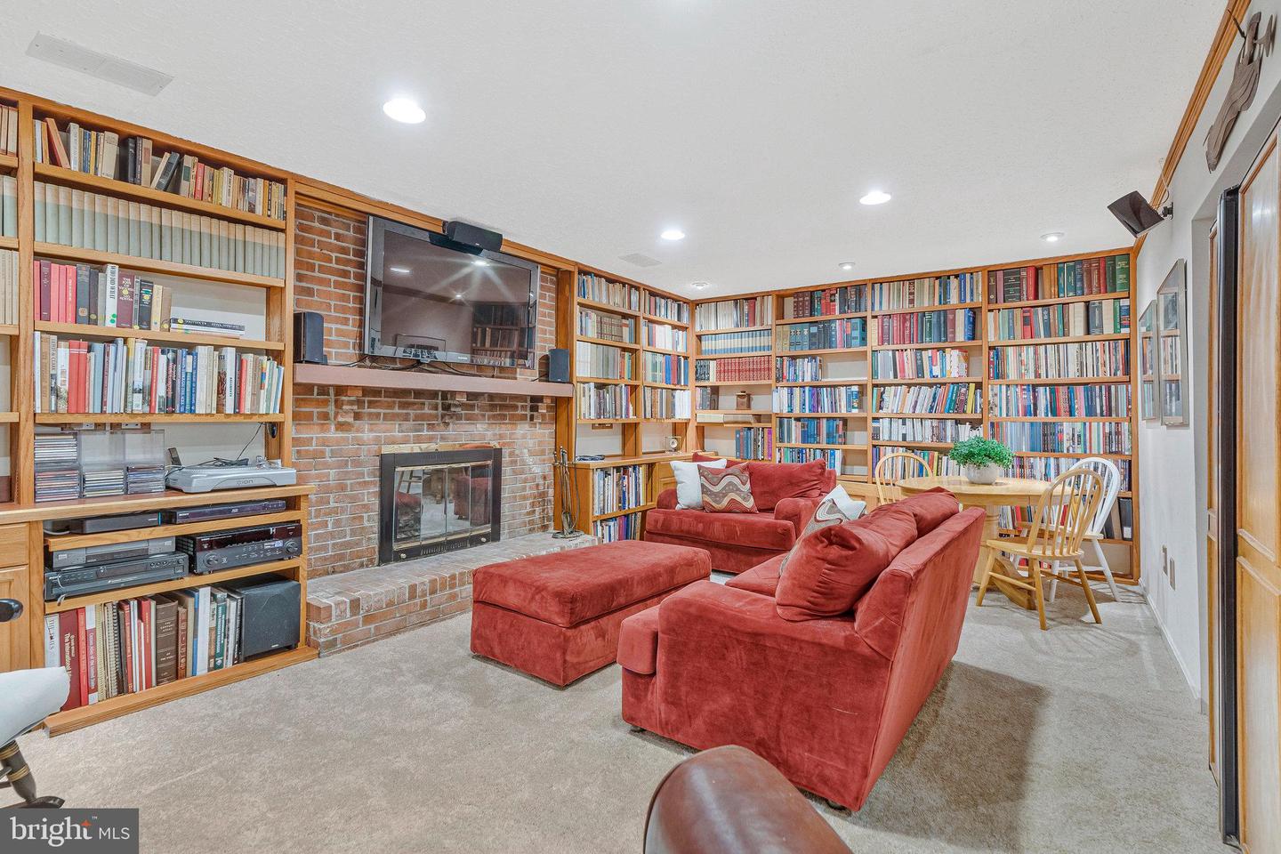 6628 MCLEAN CT, MCLEAN, Virginia 22101, 4 Bedrooms Bedrooms, ,3 BathroomsBathrooms,Residential,For sale,6628 MCLEAN CT,VAFX2278270 MLS # VAFX2278270