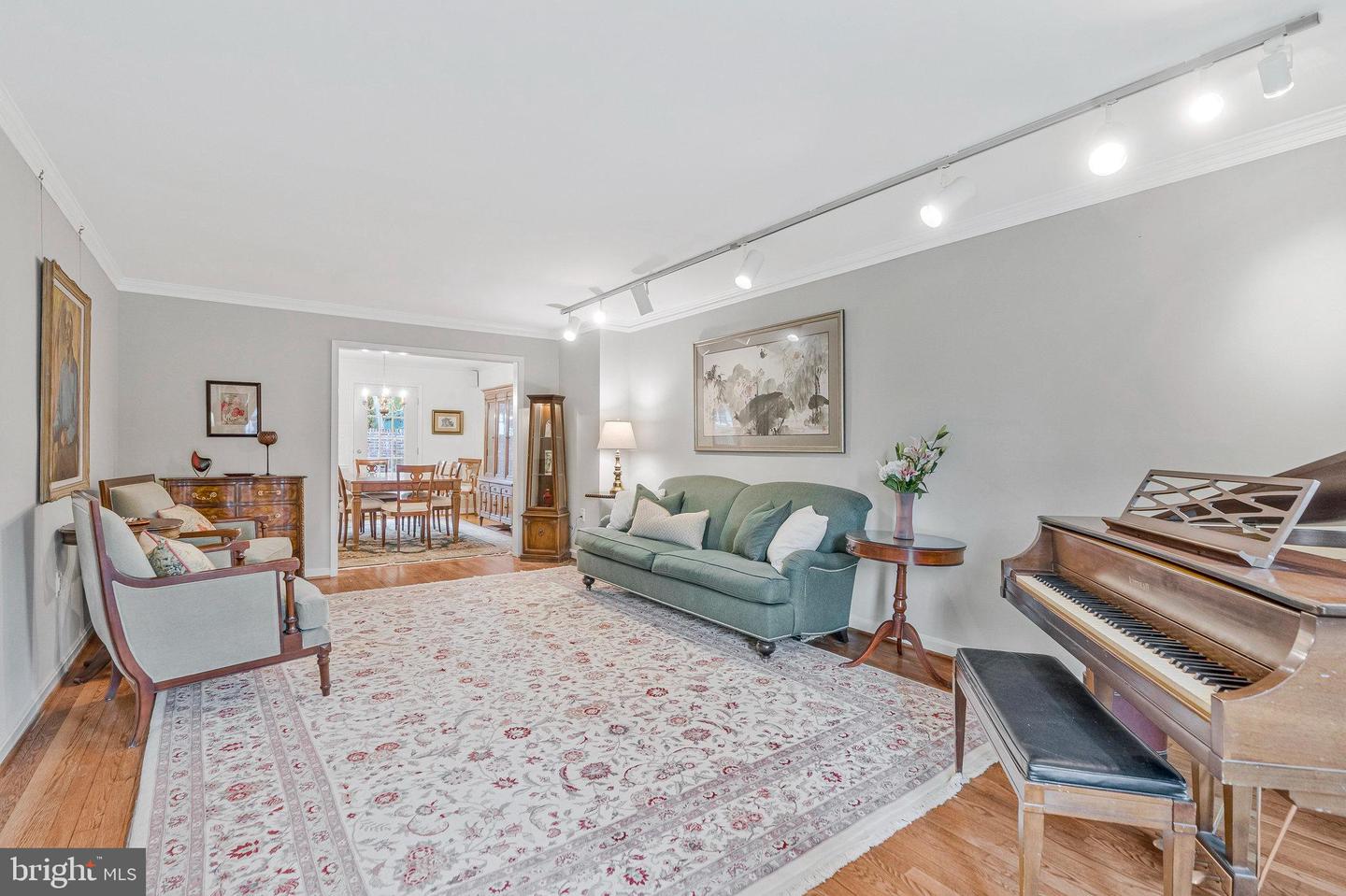 6628 MCLEAN CT, MCLEAN, Virginia 22101, 4 Bedrooms Bedrooms, ,3 BathroomsBathrooms,Residential,For sale,6628 MCLEAN CT,VAFX2278270 MLS # VAFX2278270