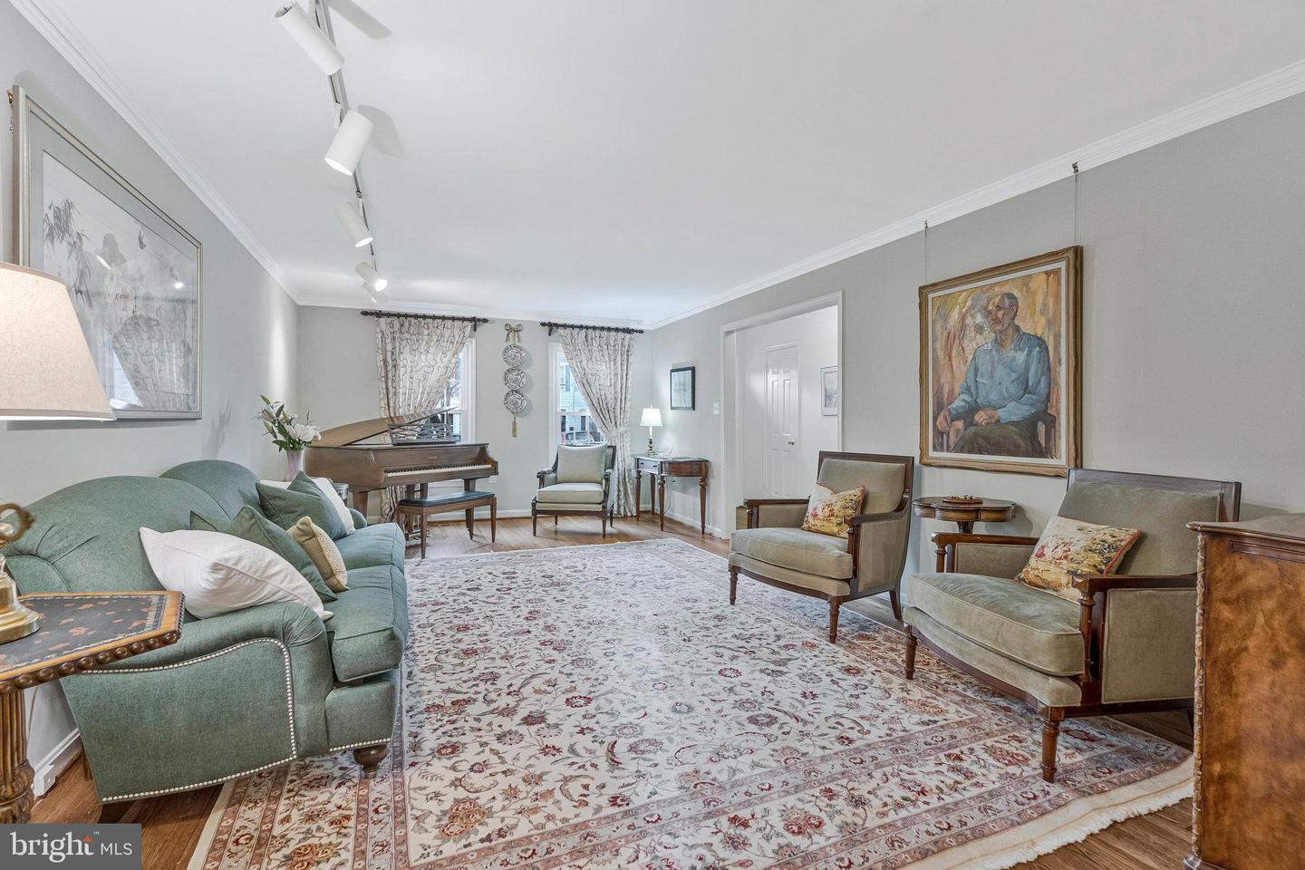 6628 MCLEAN CT, MCLEAN, Virginia 22101, 4 Bedrooms Bedrooms, ,3 BathroomsBathrooms,Residential,For sale,6628 MCLEAN CT,VAFX2278270 MLS # VAFX2278270