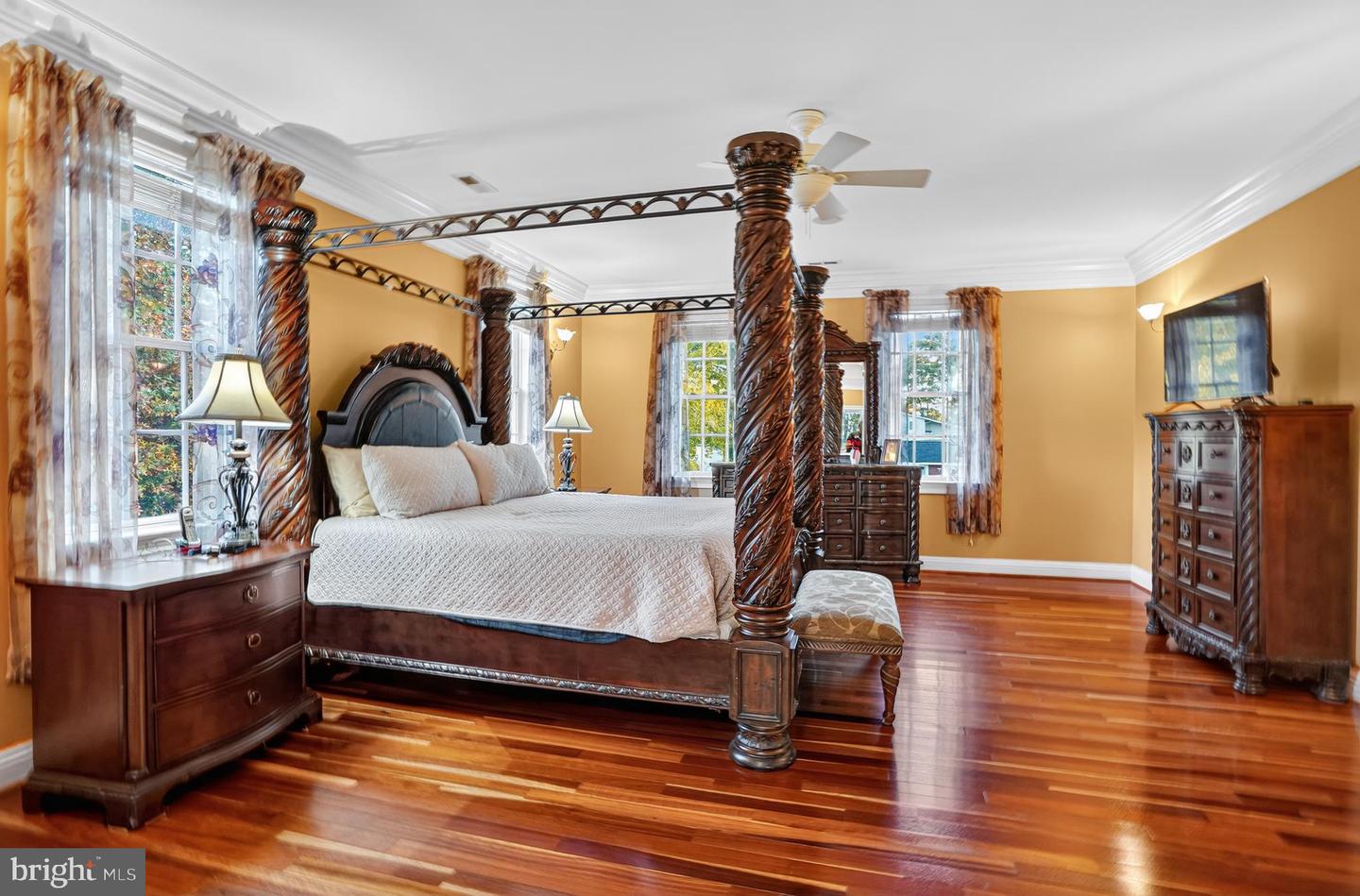 7602 GAYLORD DR, ANNANDALE, Virginia 22003, 7 Bedrooms Bedrooms, ,6 BathroomsBathrooms,Residential,For sale,7602 GAYLORD DR,VAFX2278392 MLS # VAFX2278392