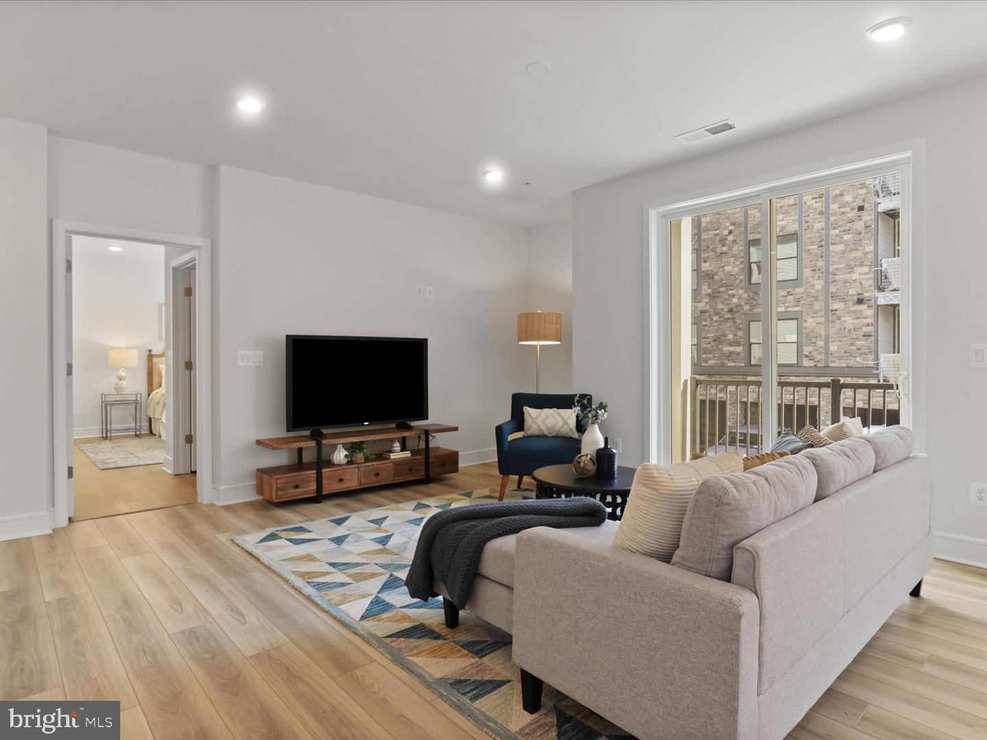 23688 BOLTON CRESCENT TER #204, ASHBURN, Virginia 20148, 2 Bedrooms Bedrooms, 4 Rooms Rooms,2 BathroomsBathrooms,Residential,For sale,23688 BOLTON CRESCENT TER #204,VALO2110820 MLS # VALO2110820