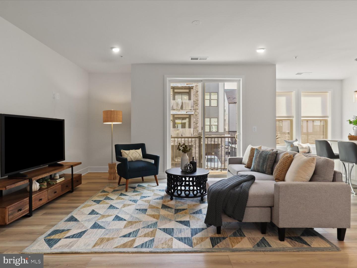 23688 BOLTON CRESCENT TER #204, ASHBURN, Virginia 20148, 2 Bedrooms Bedrooms, 4 Rooms Rooms,2 BathroomsBathrooms,Residential,For sale,23688 BOLTON CRESCENT TER #204,VALO2110820 MLS # VALO2110820