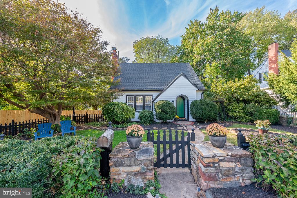 222 LOCUST ST, WARRENTON, Virginia 20186, 4 Bedrooms Bedrooms, ,2 BathroomsBathrooms,Residential,222 LOCUST ST,VAFQ2018226 MLS # VAFQ2018226