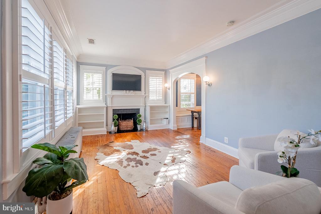 222 LOCUST ST, WARRENTON, Virginia 20186, 4 Bedrooms Bedrooms, ,2 BathroomsBathrooms,Residential,222 LOCUST ST,VAFQ2018226 MLS # VAFQ2018226