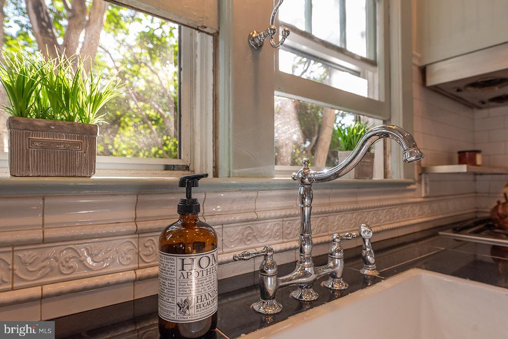 222 LOCUST ST, WARRENTON, Virginia 20186, 4 Bedrooms Bedrooms, ,2 BathroomsBathrooms,Residential,222 LOCUST ST,VAFQ2018226 MLS # VAFQ2018226