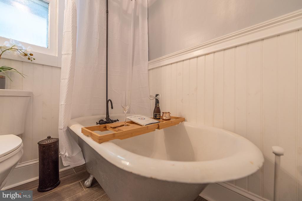 222 LOCUST ST, WARRENTON, Virginia 20186, 4 Bedrooms Bedrooms, ,2 BathroomsBathrooms,Residential,222 LOCUST ST,VAFQ2018226 MLS # VAFQ2018226