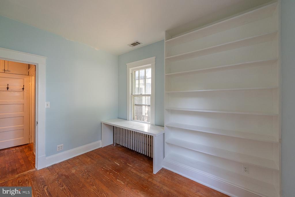 222 LOCUST ST, WARRENTON, Virginia 20186, 4 Bedrooms Bedrooms, ,2 BathroomsBathrooms,Residential,222 LOCUST ST,VAFQ2018226 MLS # VAFQ2018226