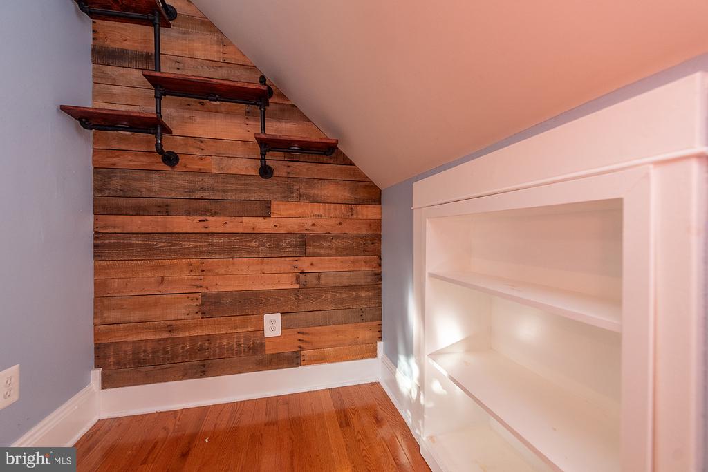 222 LOCUST ST, WARRENTON, Virginia 20186, 4 Bedrooms Bedrooms, ,2 BathroomsBathrooms,Residential,222 LOCUST ST,VAFQ2018226 MLS # VAFQ2018226