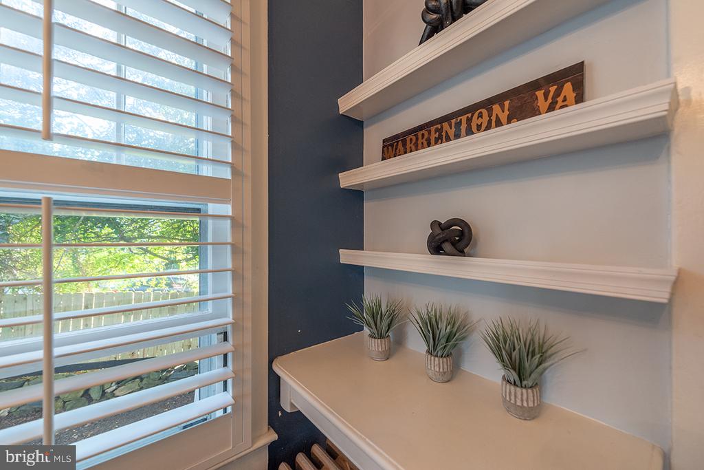 222 LOCUST ST, WARRENTON, Virginia 20186, 4 Bedrooms Bedrooms, ,2 BathroomsBathrooms,Residential,222 LOCUST ST,VAFQ2018226 MLS # VAFQ2018226