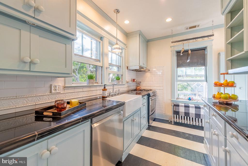 222 LOCUST ST, WARRENTON, Virginia 20186, 4 Bedrooms Bedrooms, ,2 BathroomsBathrooms,Residential,222 LOCUST ST,VAFQ2018226 MLS # VAFQ2018226