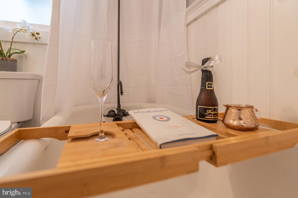 222 LOCUST ST, WARRENTON, Virginia 20186, 4 Bedrooms Bedrooms, ,2 BathroomsBathrooms,Residential,222 LOCUST ST,VAFQ2018226 MLS # VAFQ2018226